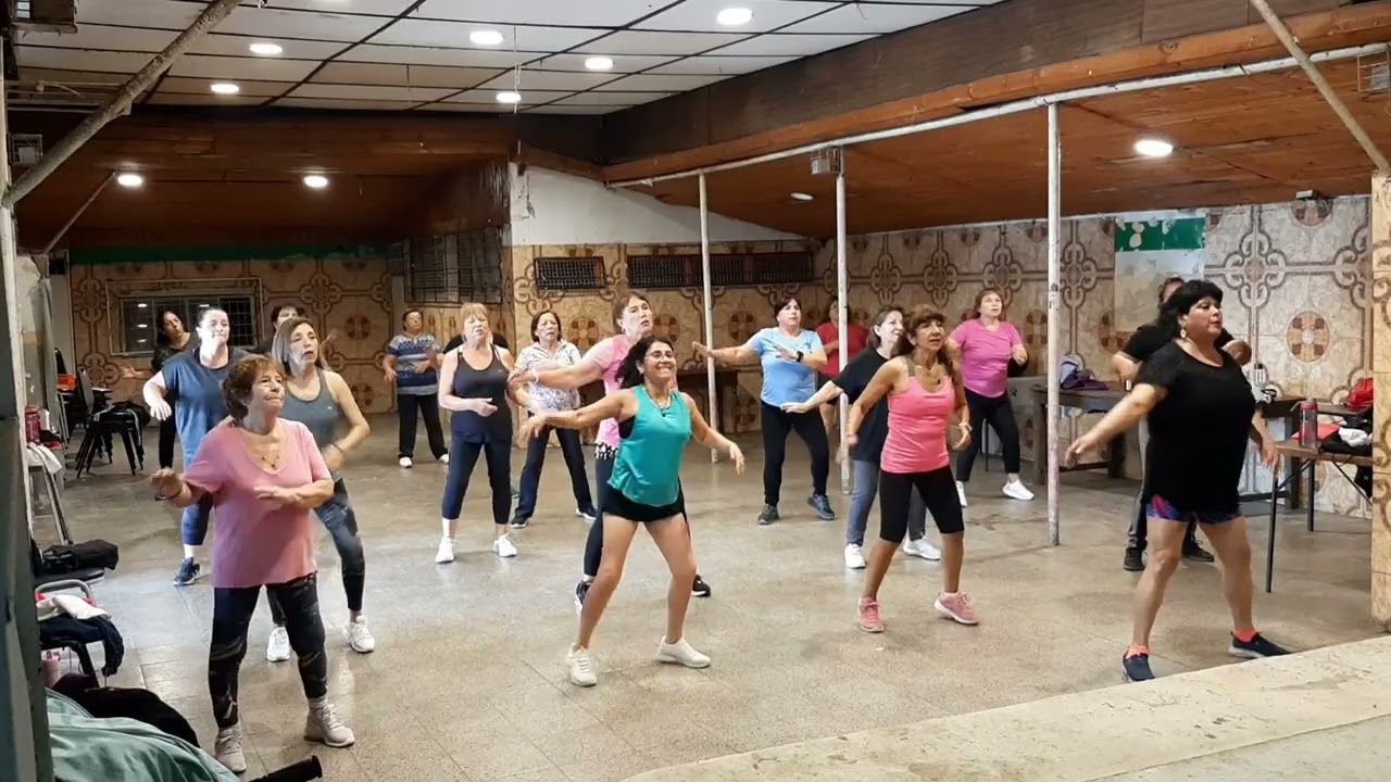 Baile entretenido 10 Lunes 2 de Marzo 2026 profesora Angela Sierra club los 120 lo Espejo