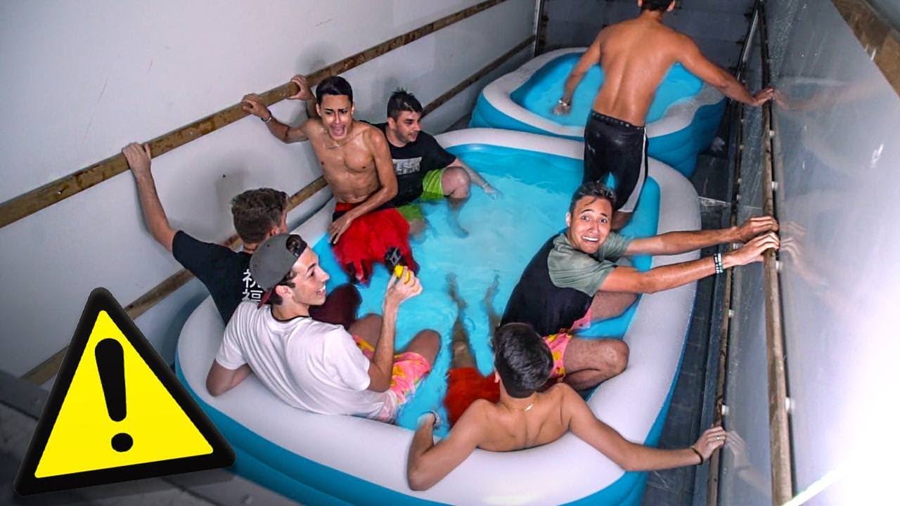 COLOCAMOS DUAS PISCINAS DENTRO DE UM CAMINHÃO EM MOVIMENTO! ( mais insano )