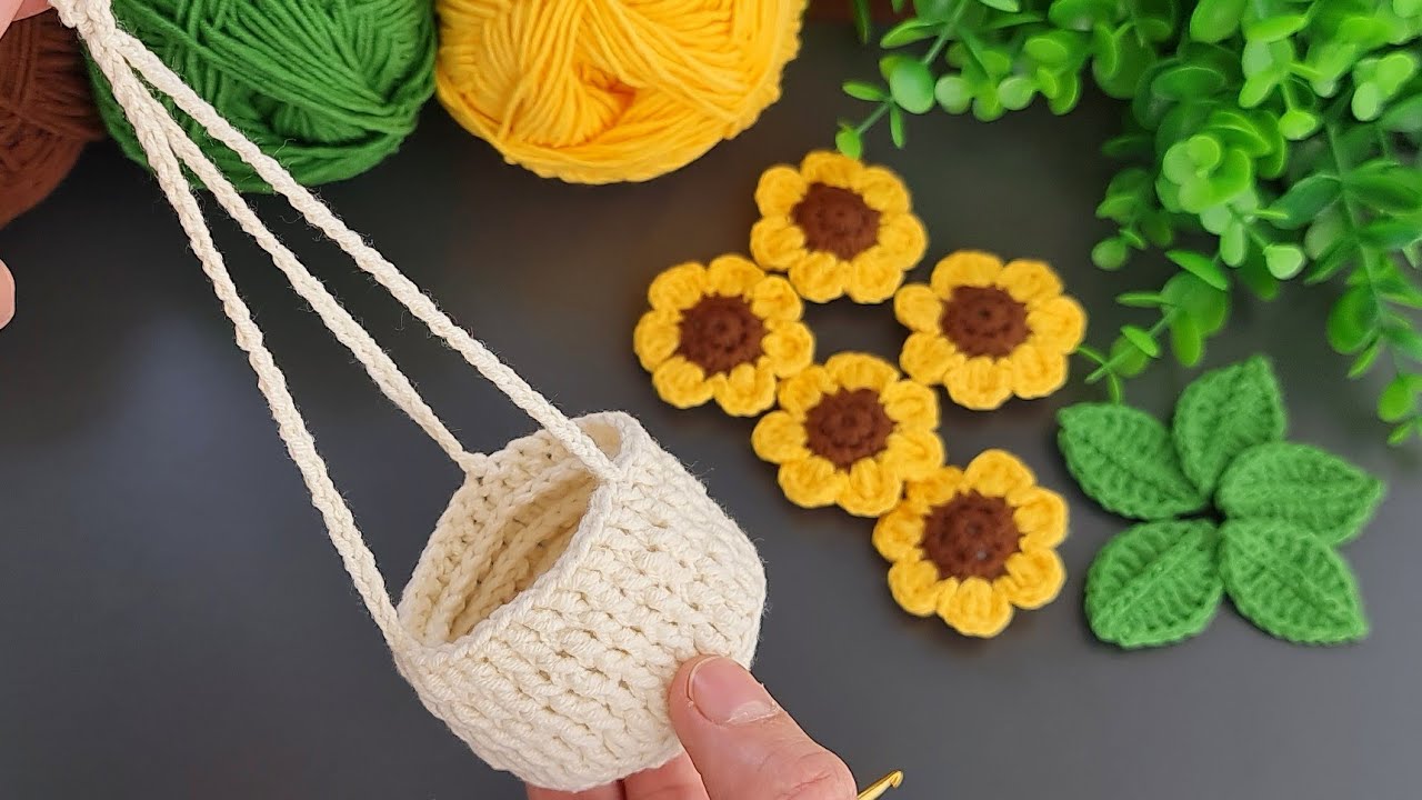 Wow!!! How to make an eye-catching crochet home ornament?🌿 How to knit pots and leaves.