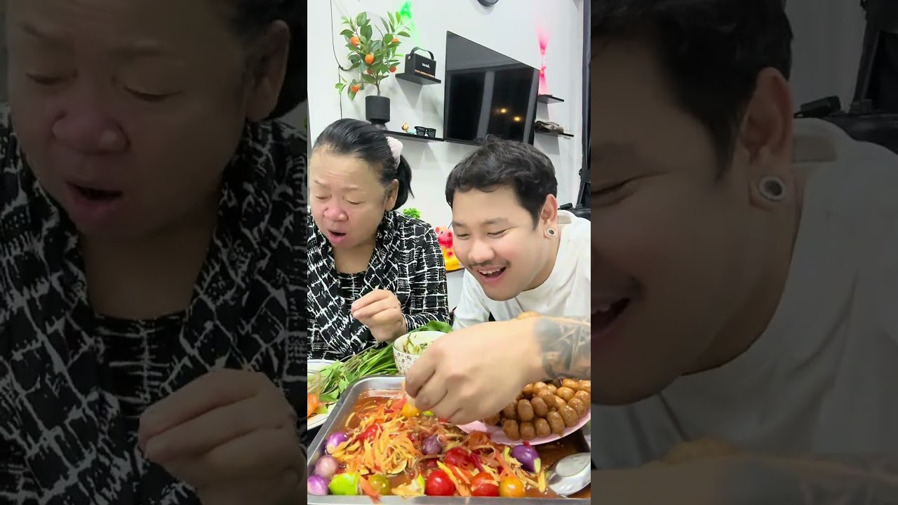 ไส้กรอกพวง ส้มตำ กินกับคุณแม่ #ปังปอนด์Channel