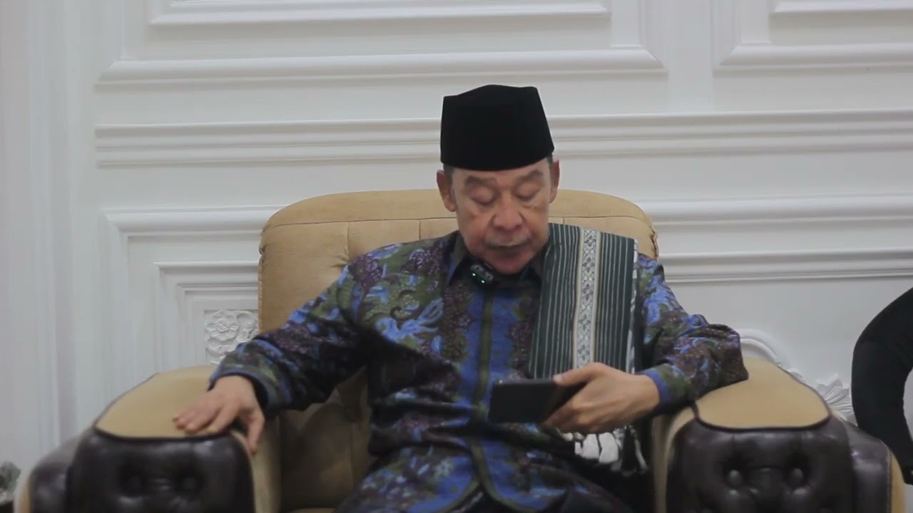 Sambutan Sesepuh Pondok Buntet Pesantren K. H. Adib Rofiuddin Izza
