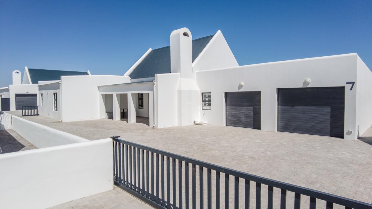 5 Bedroom For Sale | Dwarskersbos
