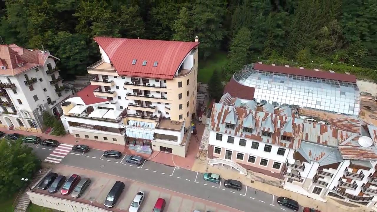 Let's see the gym from outside