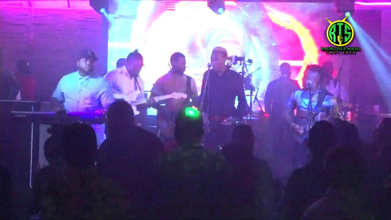DISIP LIVE @ HOLLYWOOD LIVE Powered by Radio Tele Solid
