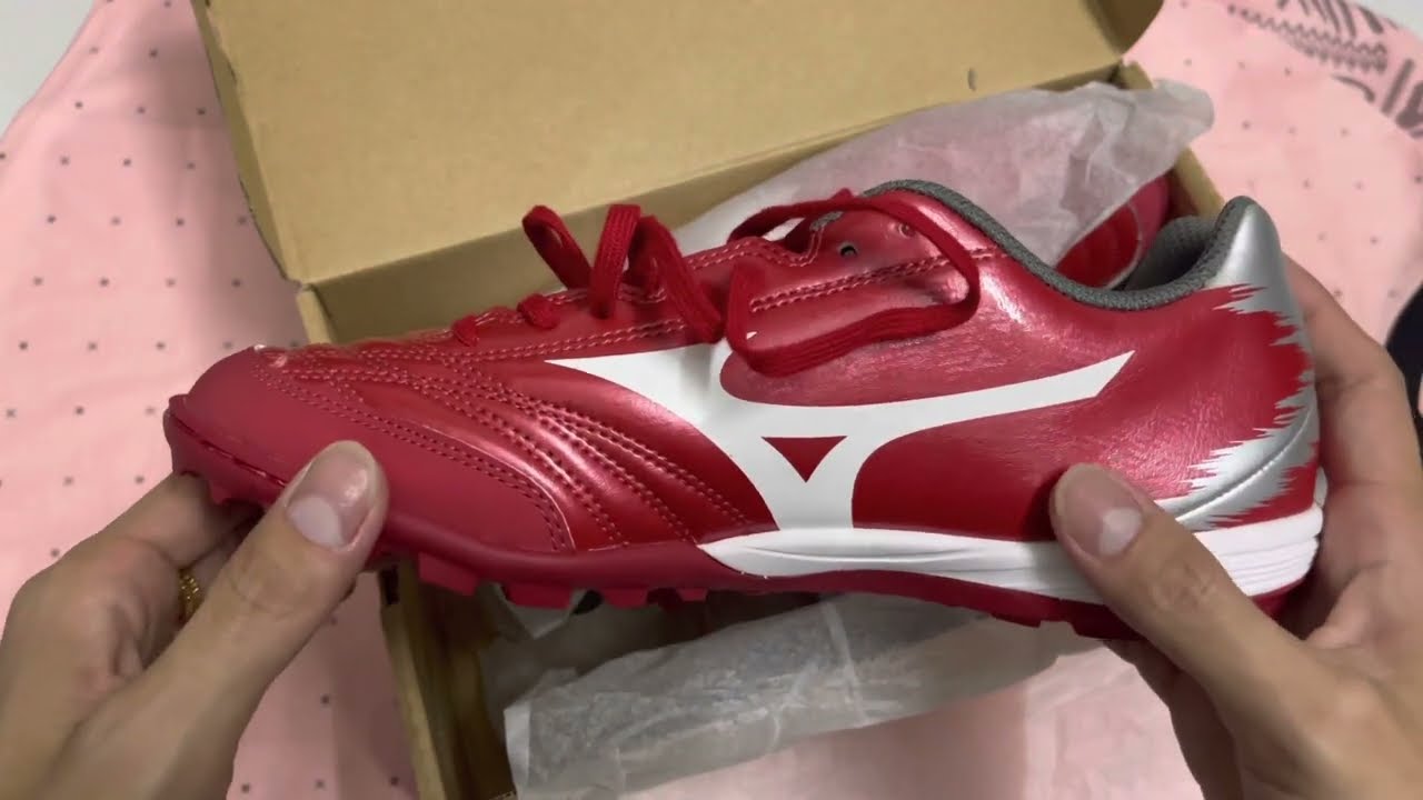 Đập hộp và trên tay Mizuno Monarcida Neo Sala Pro TF - Passion Red !