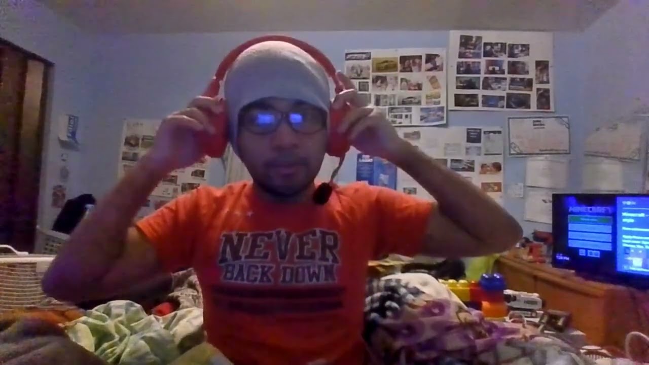 Kenyia king headphones 1 showing you my red headphones Happy Chinese new year part 11