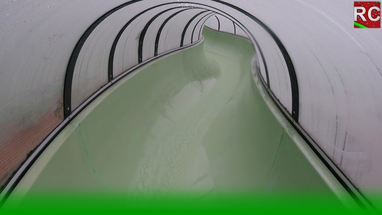 Gro&szlig;wasserrutsche von 1992 im Hallenbad H&ouml;chstadt/Aisch