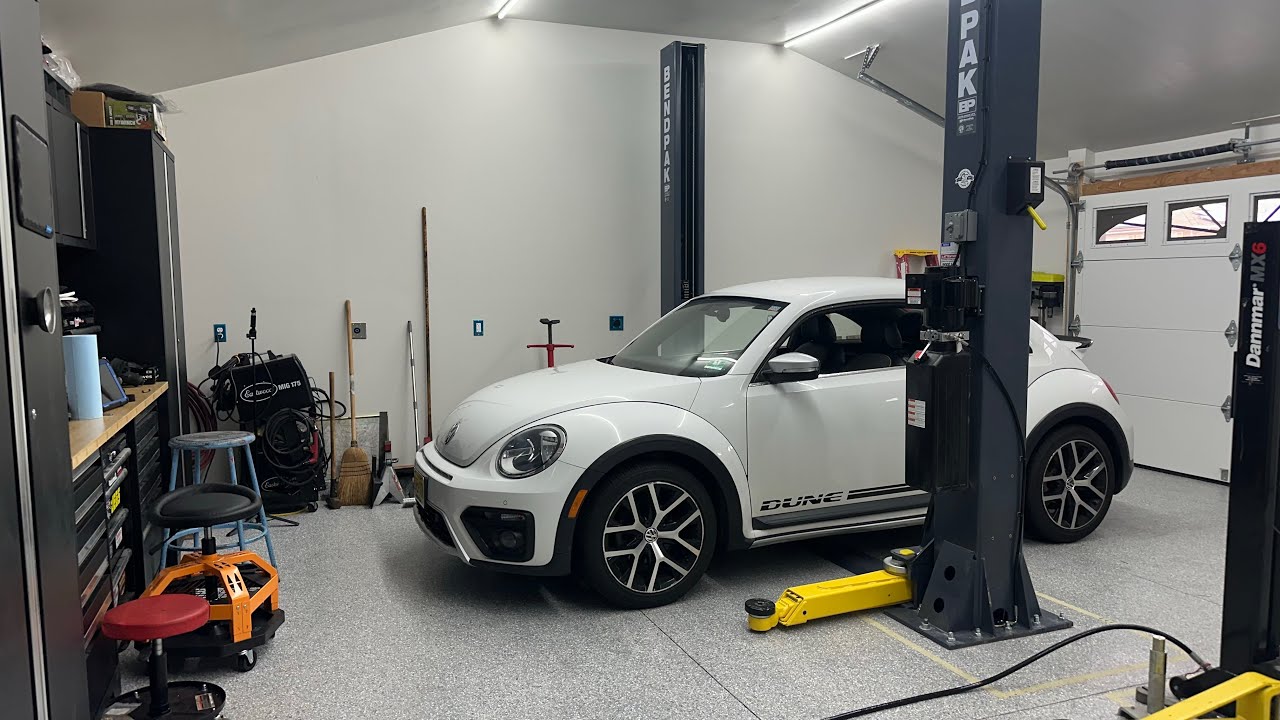 2016 VW 1.8 T Beatle Oil change with previously rounded oil plug. 