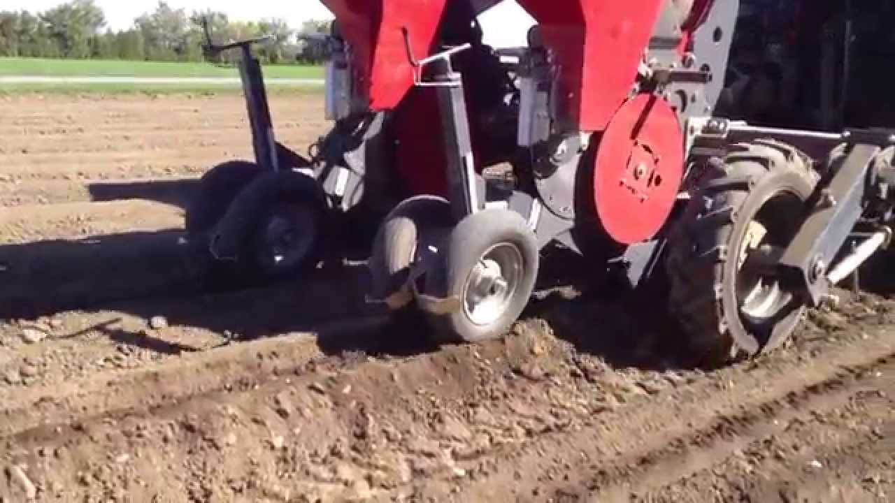 Planteuse pneumatique d'ail ERME / Garlic ERME pneumatic planter