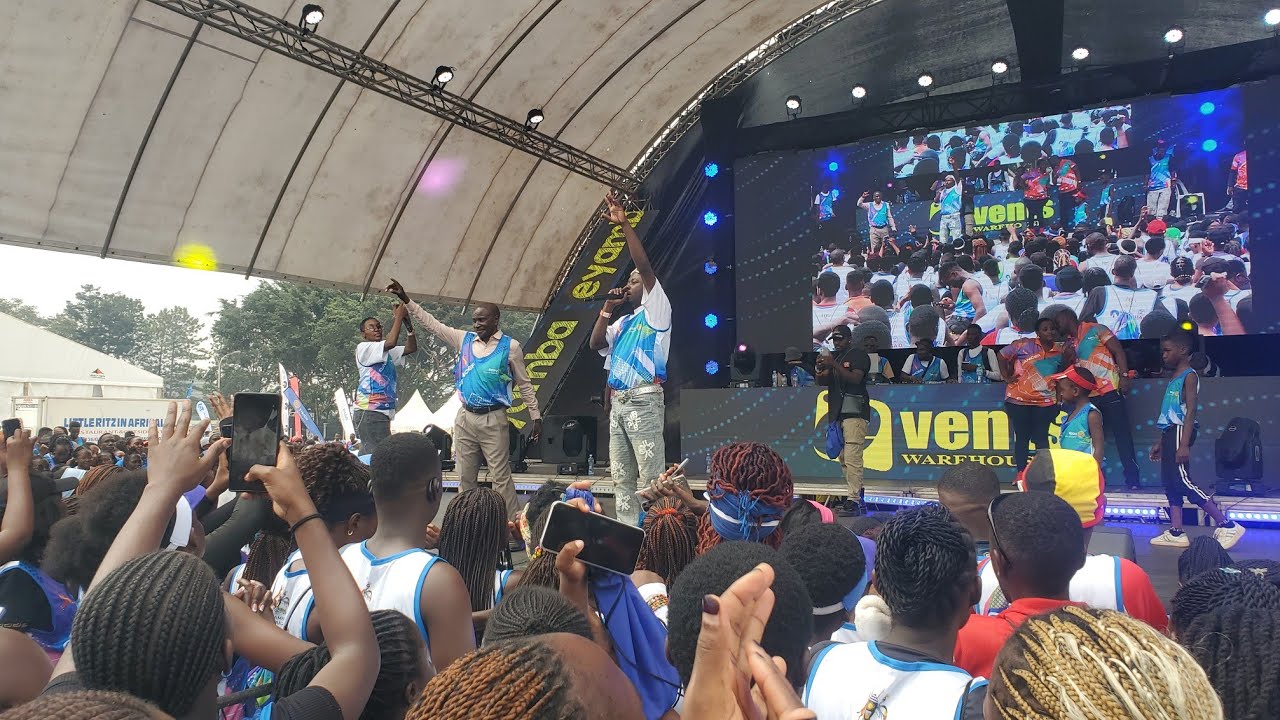 WA WA WA challenge on stage Kasese Giant Daddy Kawato New Kids Audience 
