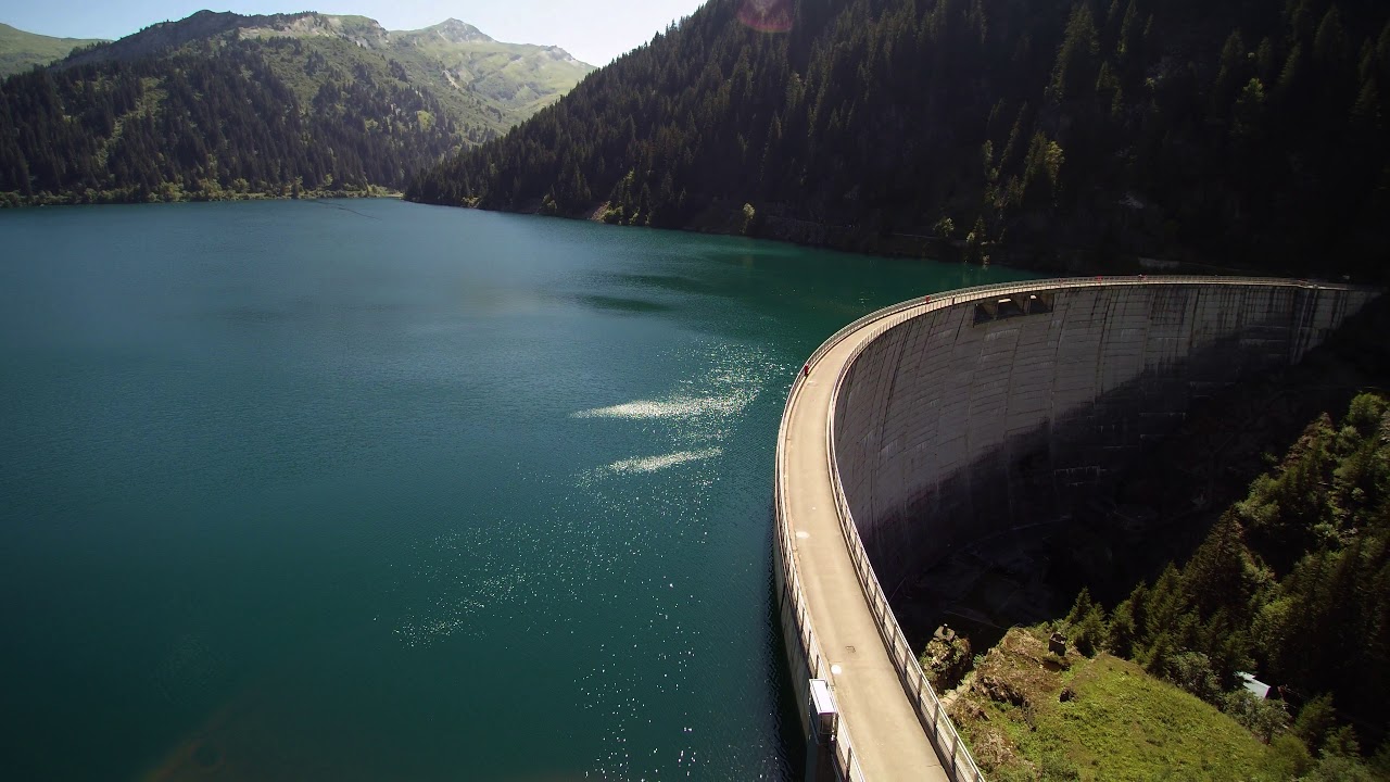 Barrage de Saint Gu&eacute;rin en drone 4K