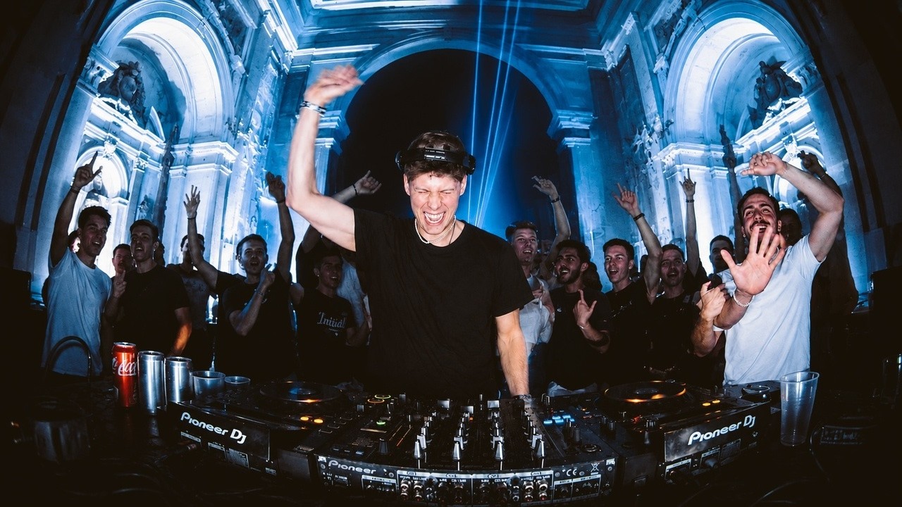 [LONGO] - Live from the Church (Italy)