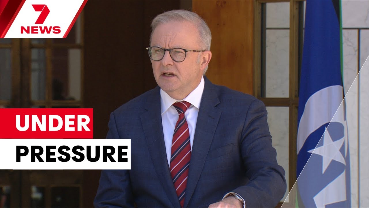 The Prime Minister booed and abused by Sydney's Jewish community | 7NEWS