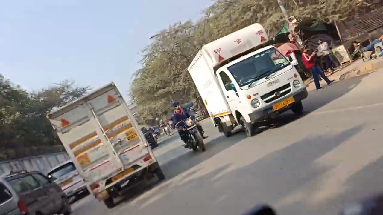 Aaj mausam bada beiman Hai bada .......see more @PulsarN125 