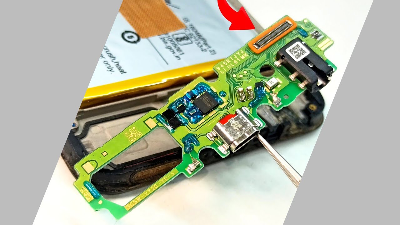 This Tiny Board Stopped the Phone From Charging 😱