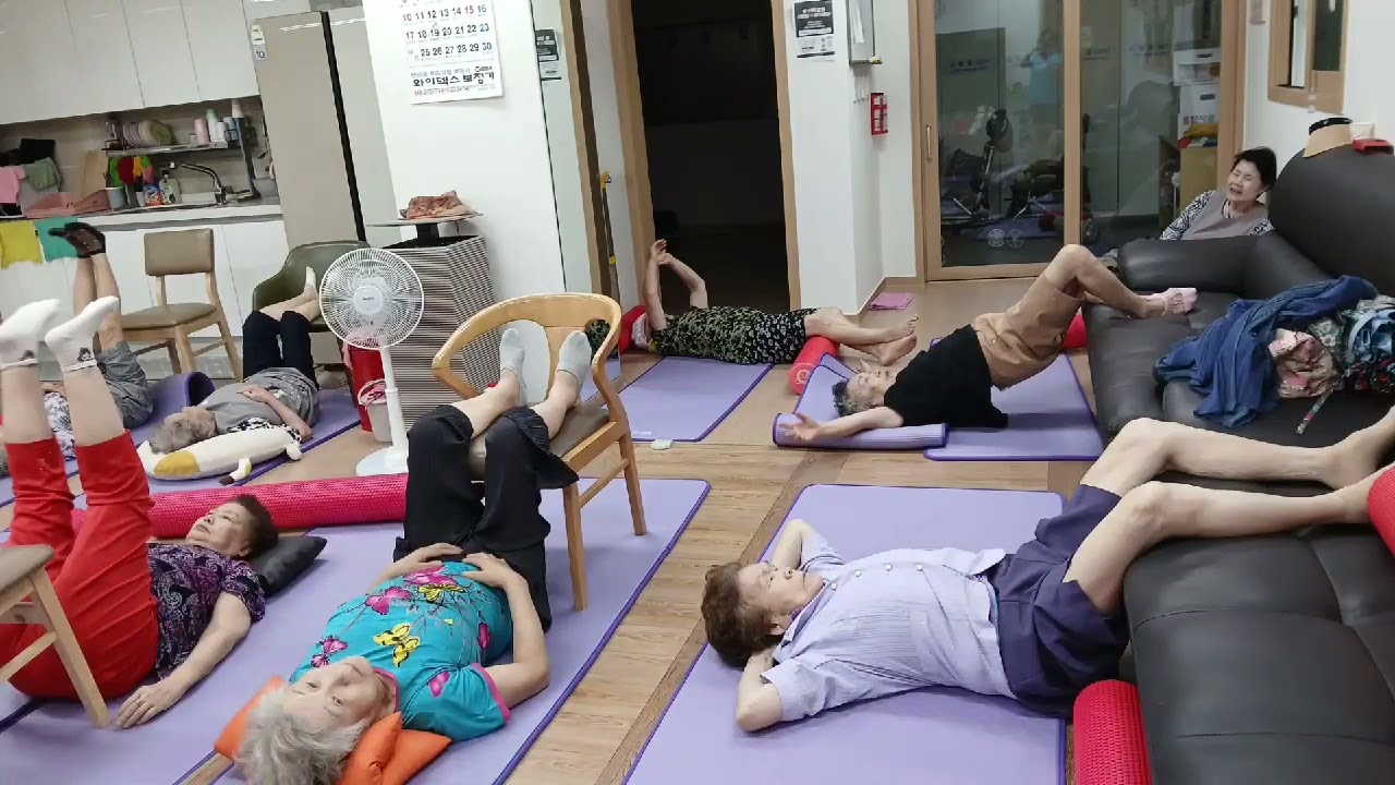 국민건강보험공단 건강백세:요통관리  허리 골반 등에 통증 등. 통증 관리  허리 골반  다리 무릎 가벼워지고  무릎 부기가 빠지고 다리가 잘 구부러질수 있게 