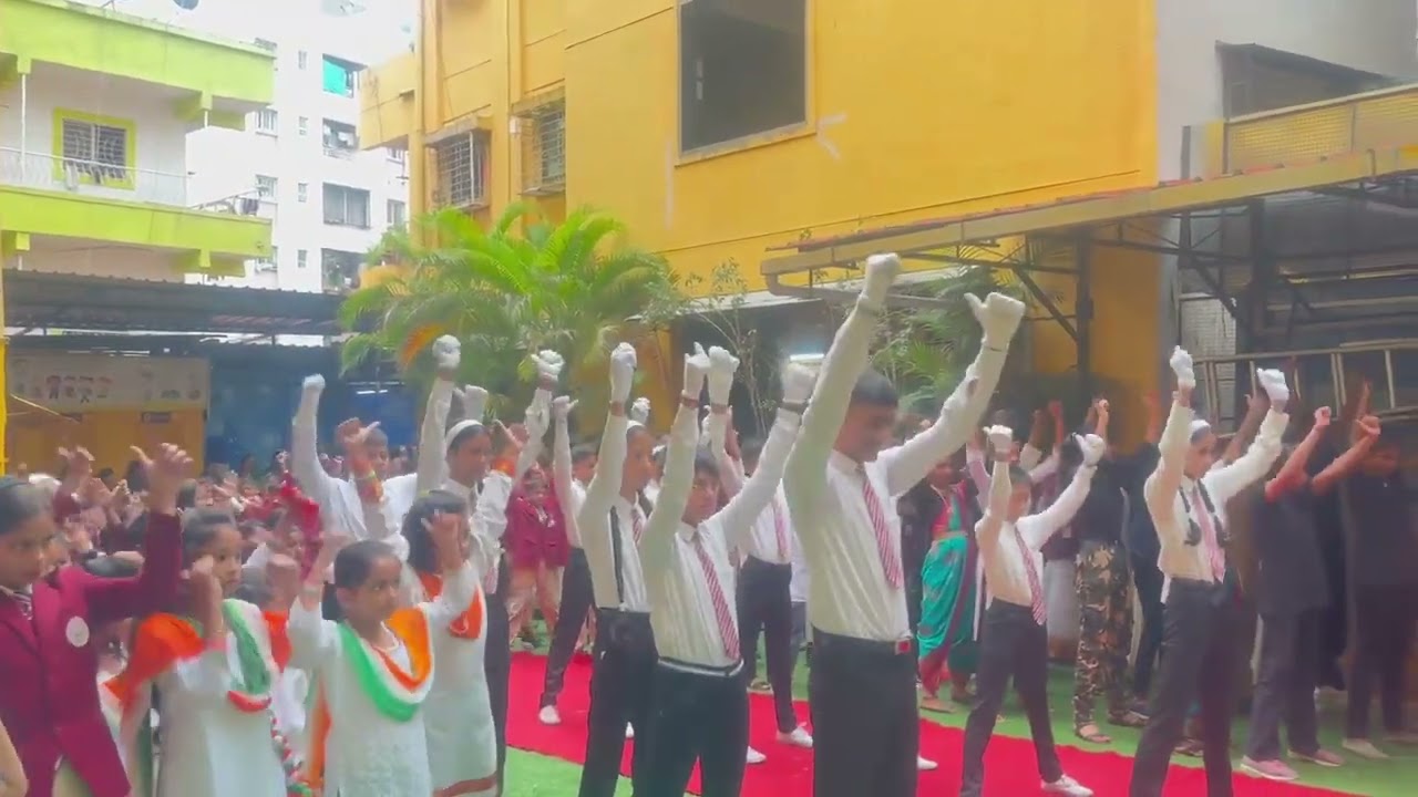 शालेय स्तरावर कवायत संचलन.....!!!