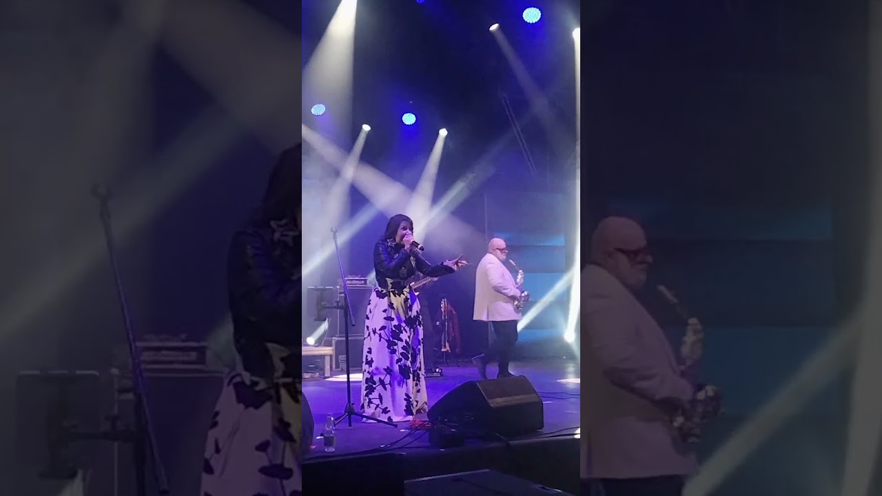 Cristina D'Avena - Mamma Maria / Occhi di Gatto - UmbriaCon 17-01-25