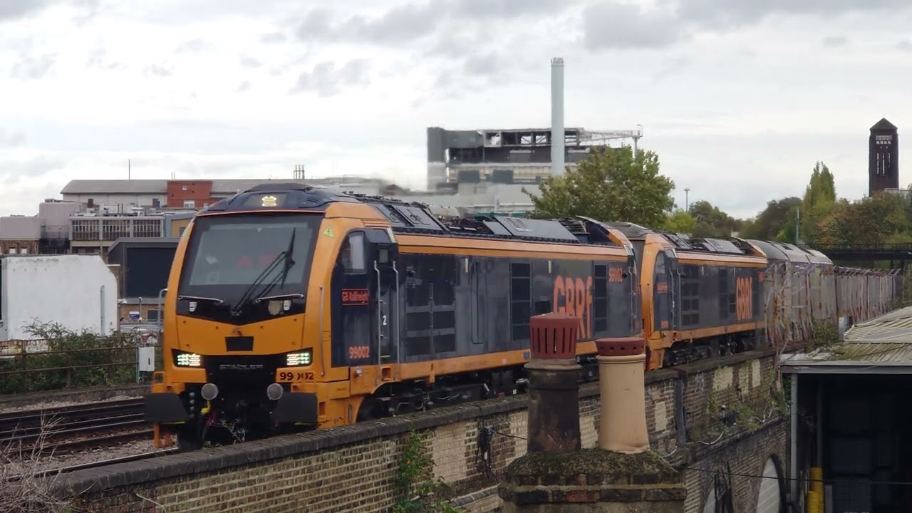 Class 99s on diesel - up the incline from Denmark Hill
