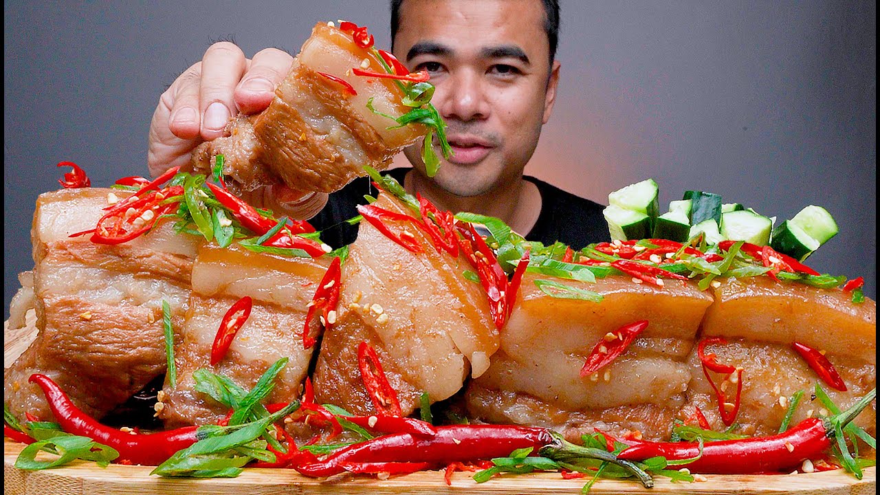 SPICY BICOL EXPRESS | PORK BELLY WITH COCONUT CREAM AND CHILI | MUKBANG ASMR | ALFIE EATS