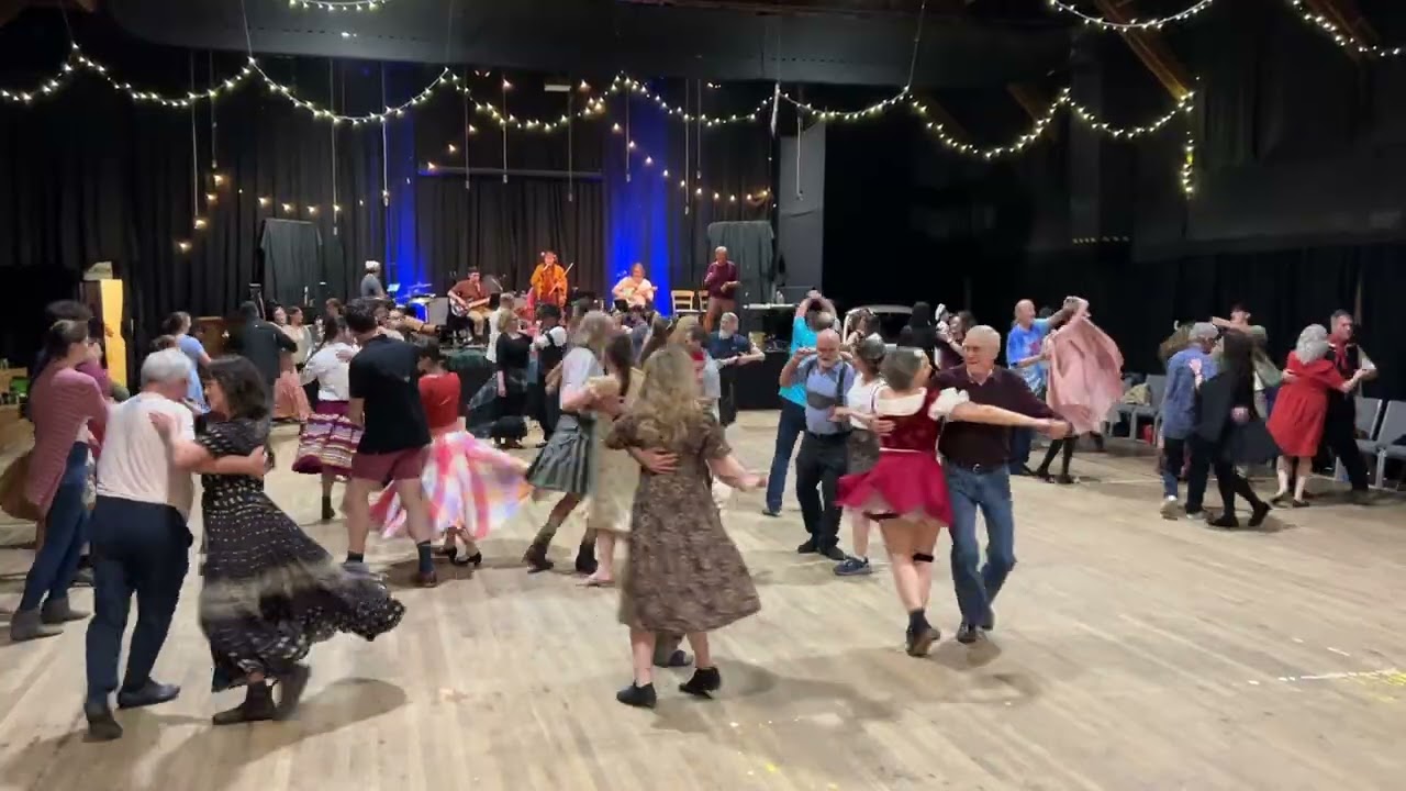 Sautee Contra Dance: Tika Tika Timing,  with Contraforce (Puttin' on the Ritz & Prince)