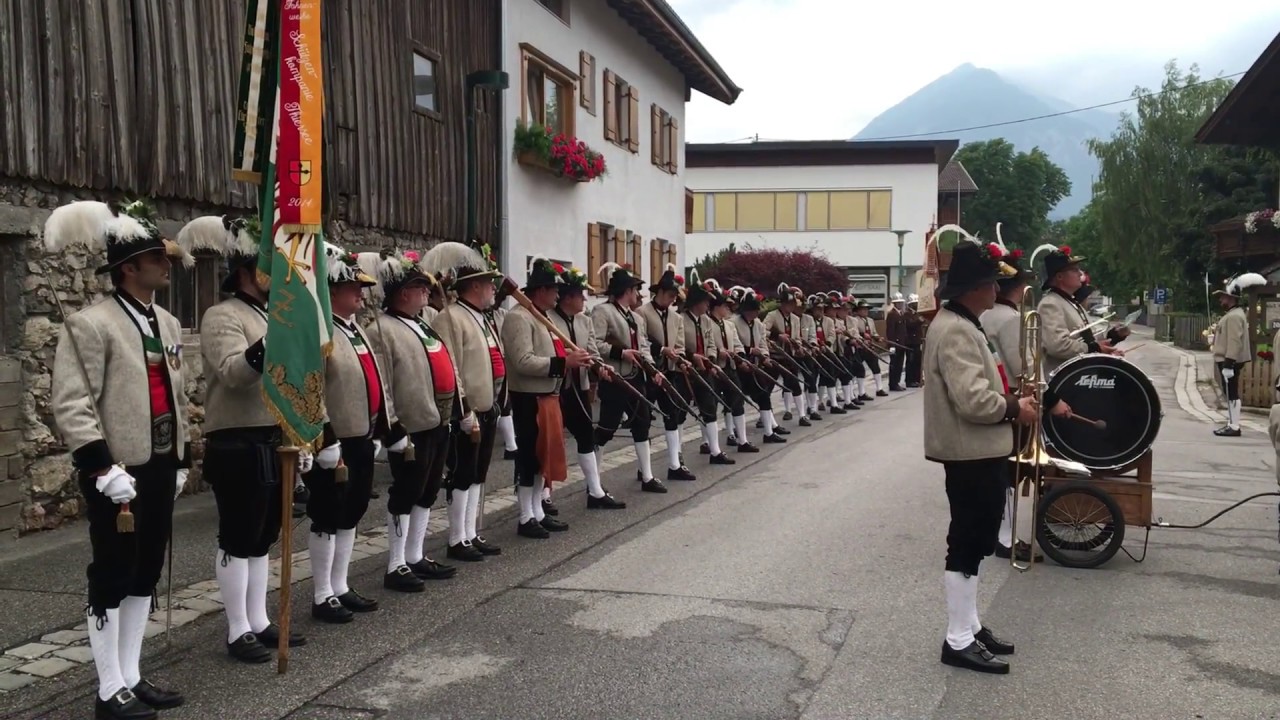 Ehrensalve Herz Jesu in Strass im Zillertal 2017
