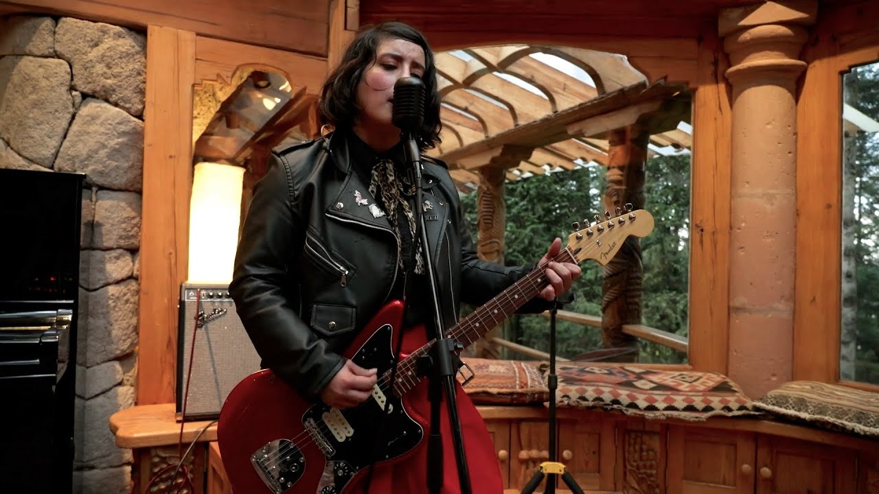 Elis Paprika - Todo Se Est&aacute; Cayendo (Live on KEXP)