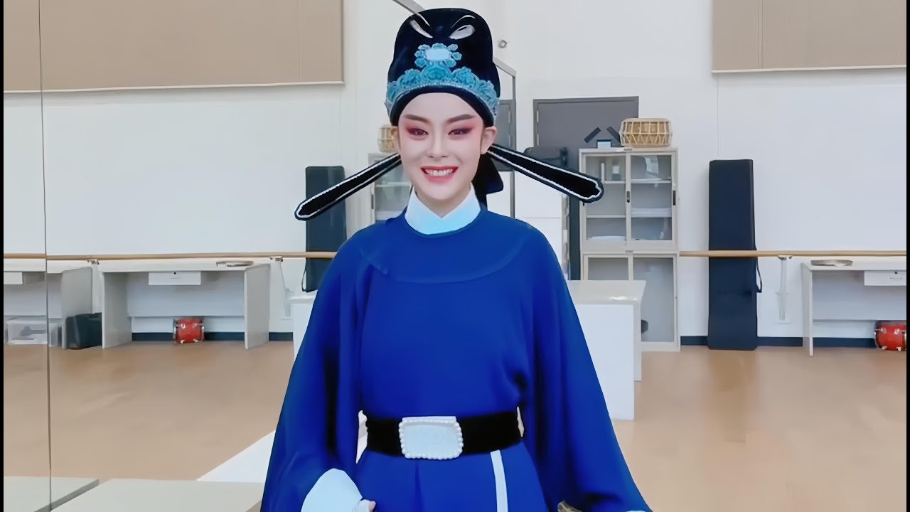【陈丽君直播】这扇子丢的好丝滑好帅，君君和浙大越剧社直播《陆游与唐婉》幕后化妆间，202101