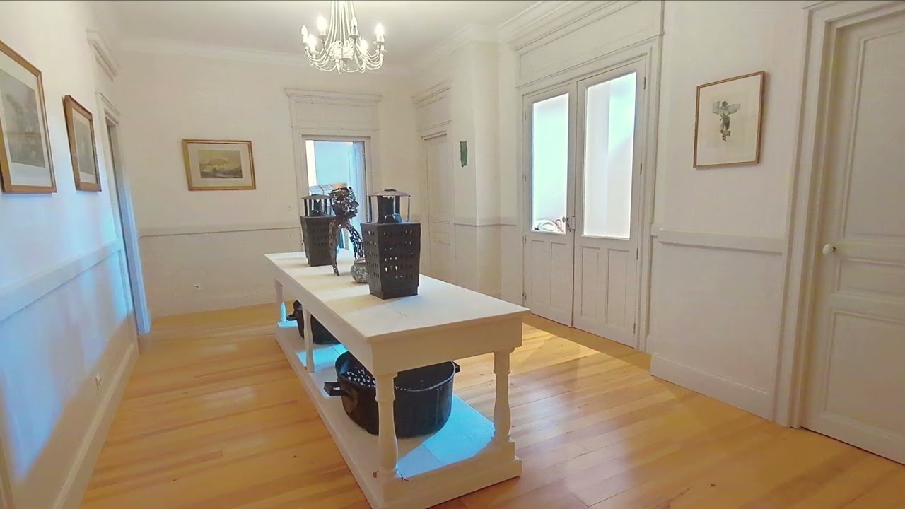 Ancien château du 17 ème siècle-1289 M²-24 pièces-12 chambres-Parc arboré 9.7 hect -piscine-81 TARN