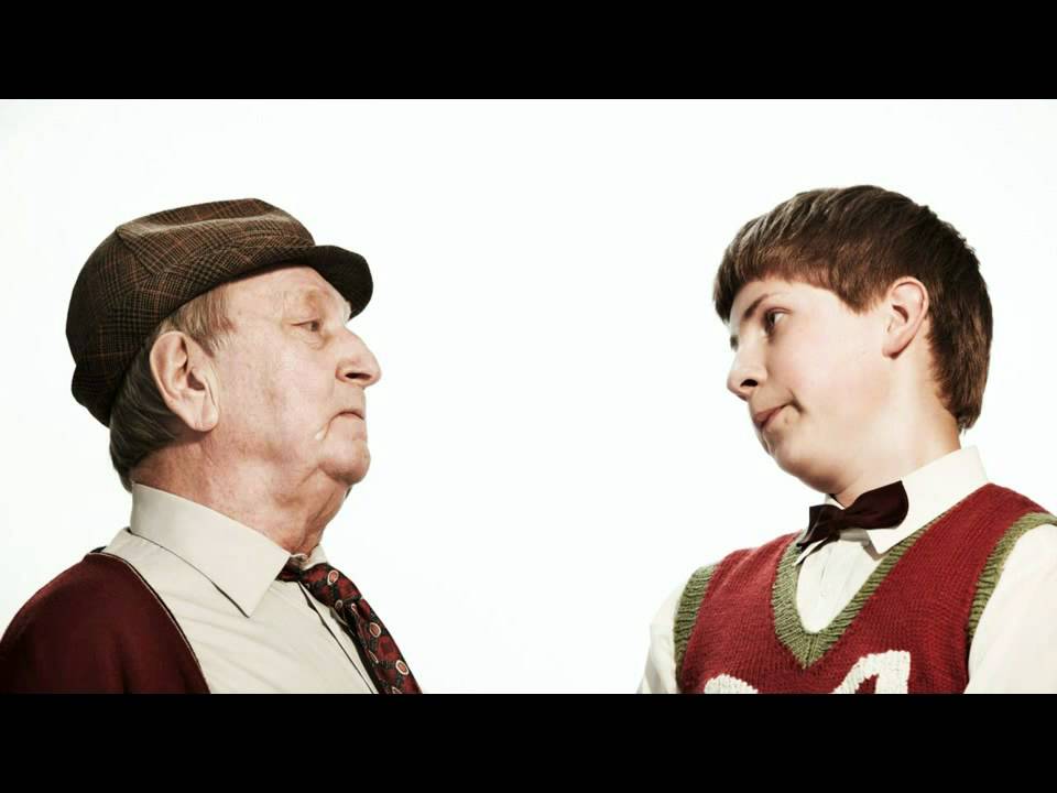 Den unge fleksnes - Under månen(En drøm om jul) HQ Lyric
