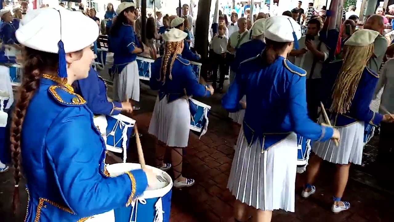 Trintxerpe. Gipuzkoa. Tamborrada femenina. 13 julio 2025