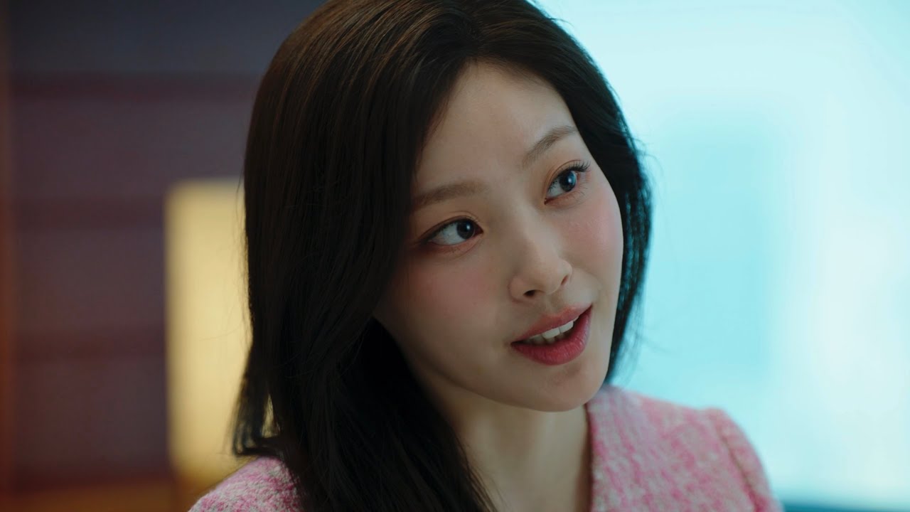 이 여성은 아이돌과 몰래 사귀는 중입니다 그리고 그 아이돌은 살인용의자 입니다 ㄷㄷㄷ 그리고 최강의 변호사가 그 아이돌은 변호하게 되었답니다 [아이돌아이] 3-4