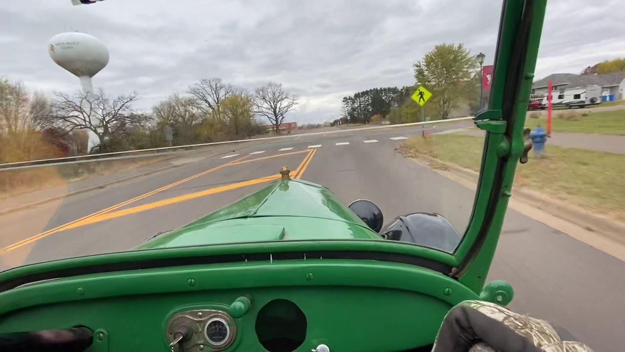 Driving around town in a 1926 Ford Model T. (Uncut)