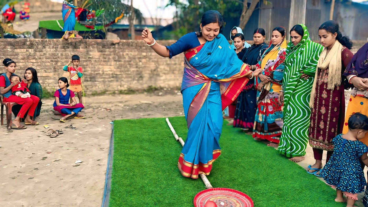 Village girls proved themselves by walking on Small poles without setting foot on the ground