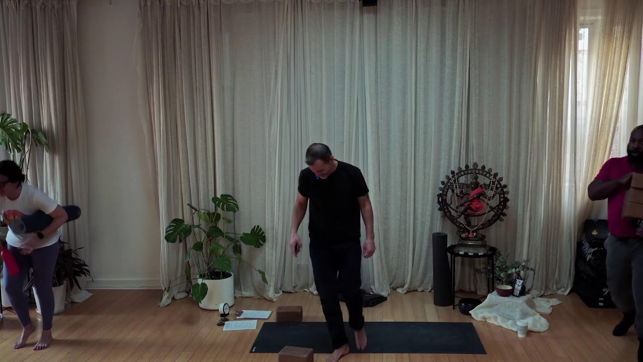 Three Queens Yoga Classes Live