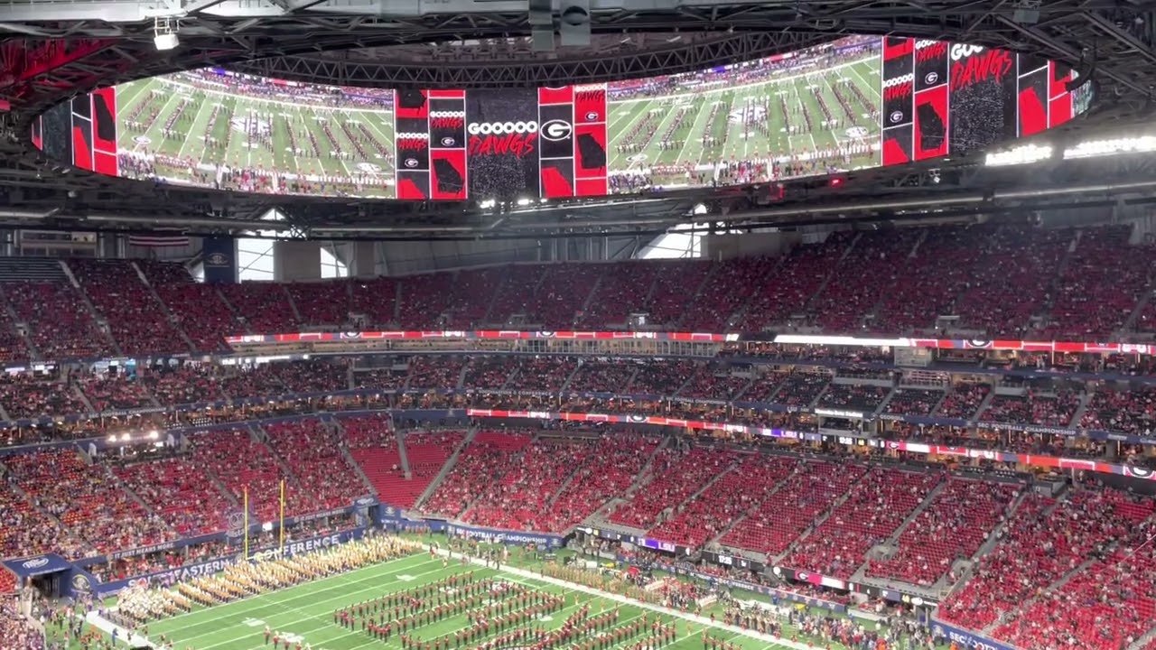Georgia Redcoat Band sings Glory, Glory to Ole Georgia & the Battle Hym (12/3/22)