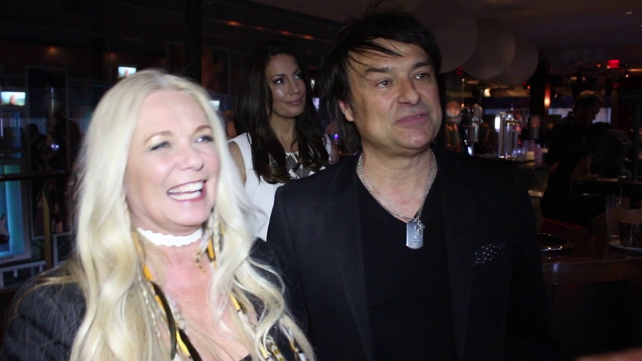Chat with The Spoons Gordon Deppe & Sandy Horne on Final Encore of The Hard Rock Cafe Toronto
