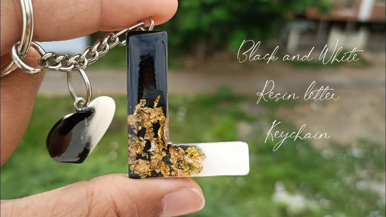 BLACK AND WHITE RESIN LETTER KEYCHAIN II STEP BY STEP PROCESS II DIY RESIN CRAFTS II TIKTOK VIDEOS I