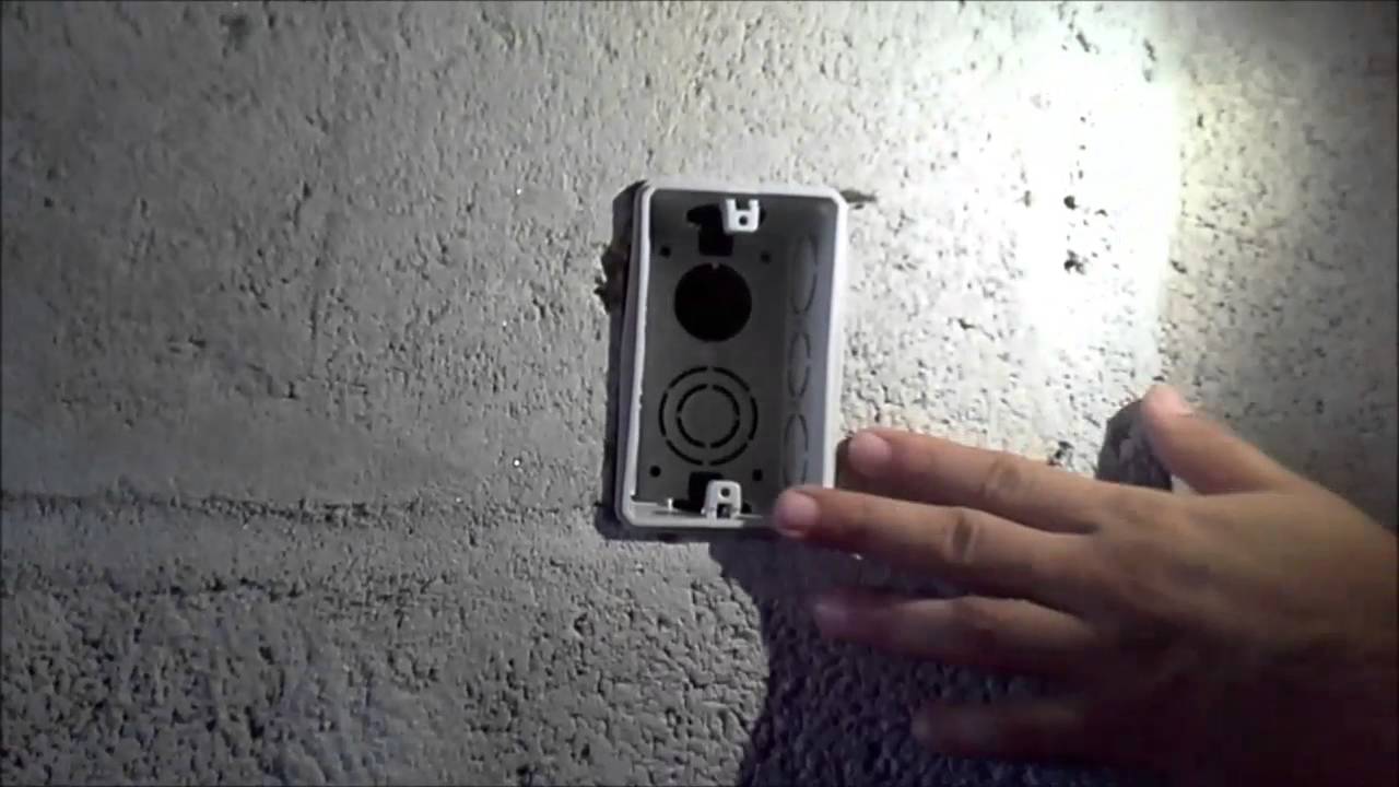 Instalacion de toma corriente e iluminacion