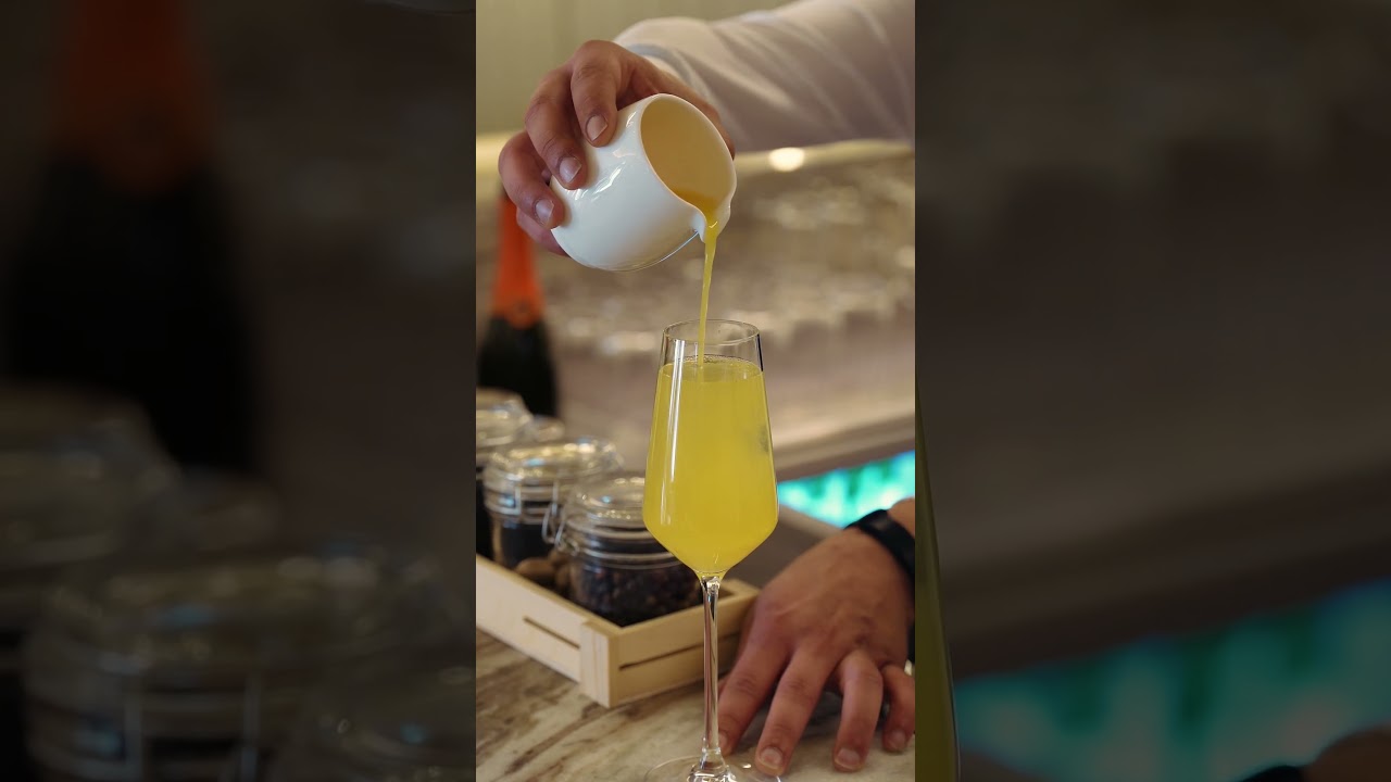 How to make a Mimosa | The Emerald House Lisbon