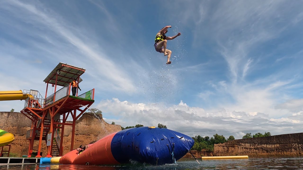 Vlog #3 - The BEST Waterpark in Thailand!
