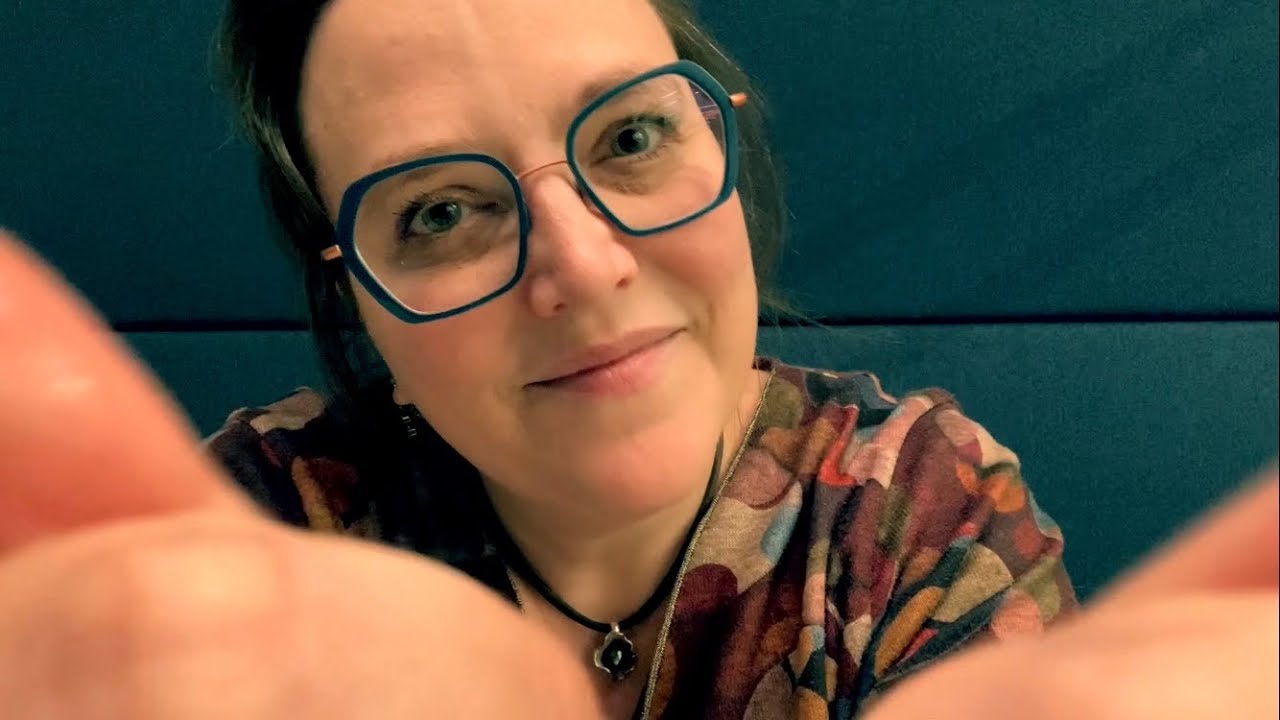 ASMR Français Massage du visage et du haut du corps RP Soft Spoken
