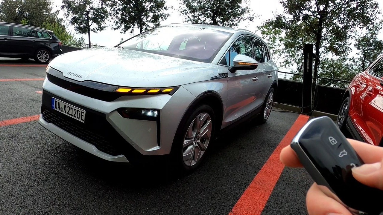 2025 Skoda ELROQ 85 [82 kWh, 286 HP] POV Test drive | Full-in depth review