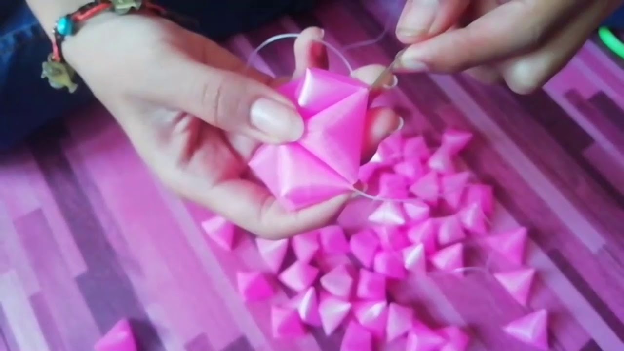 ขั้นตอนการประดิษฐ์โมบายจากหลอดพลาสติก