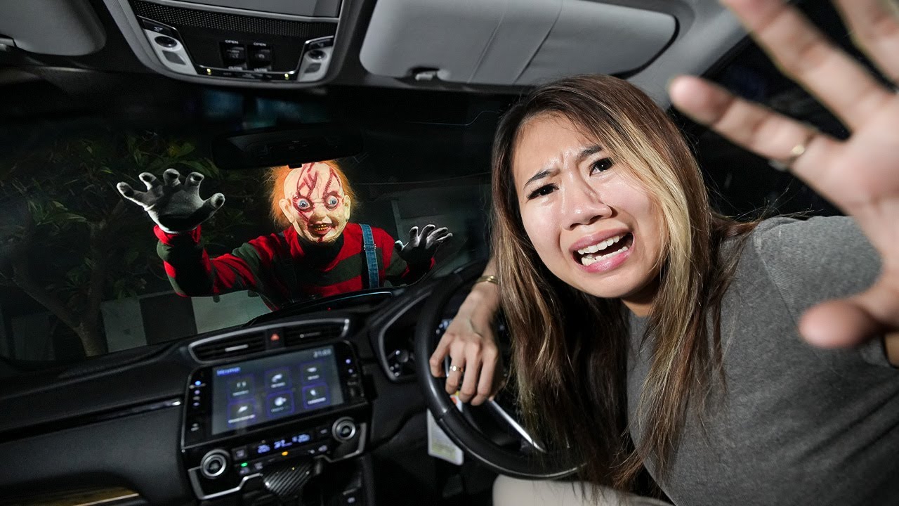 AKU TERKUNCI DI DALAM MOBIL DENGAN BONEKA CHUCKY!!