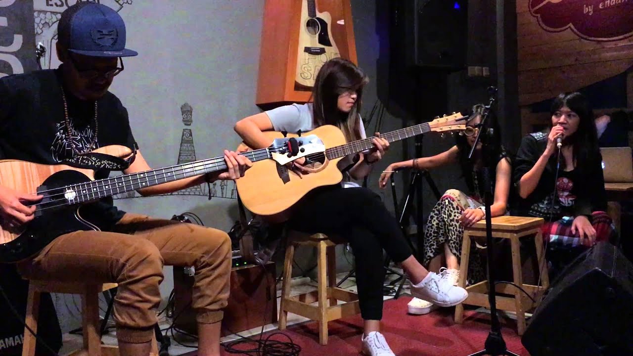 Random Jam Session in Earhouse - NJ & Endah n Rhesa