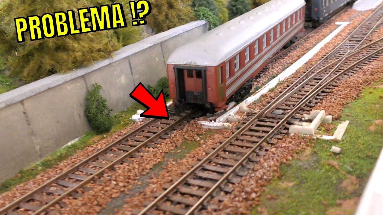 ЧТО ПРОИСХОДИТ НА ЭТОЙ МИНИАТЮРНОЙ ЖЕЛЕЗНОЙ ДОРОГЕ?!