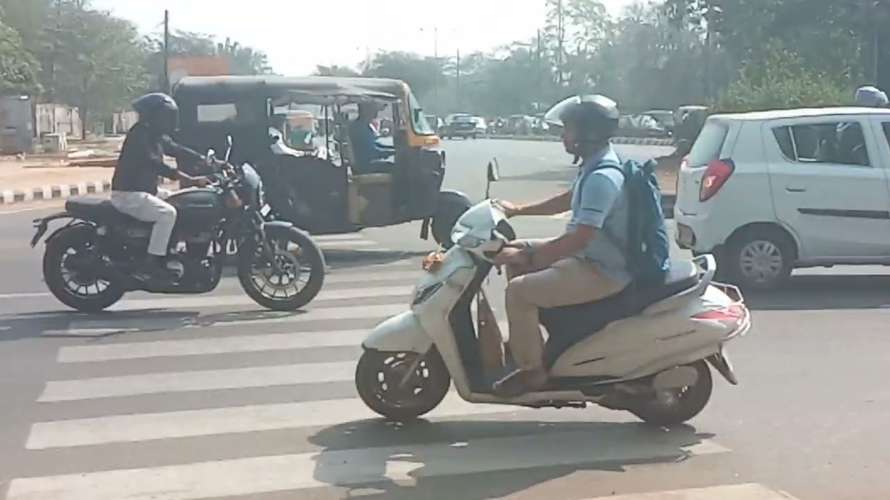 Morning Traffic Chaos | When the city wakes up #dailyvlog #vlogs #shortsfeed #travel 