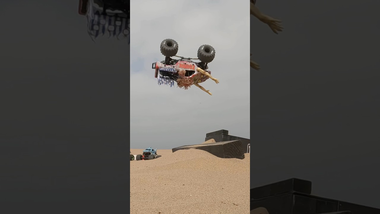 New Losi LMT Mini Zombie! #monstertruck #monsterjam #losi #rc #offroad #stunts #gravedigger #shorts