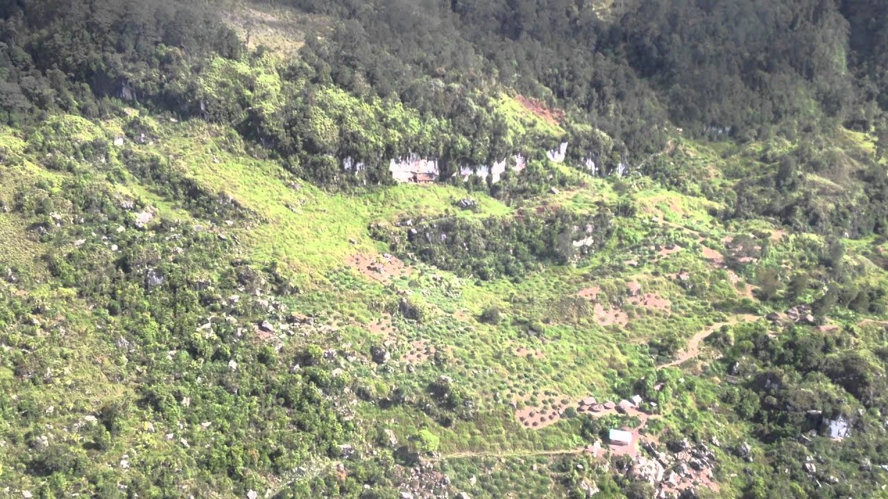 May 2013, Korupun, Papua   Approach and Landing.